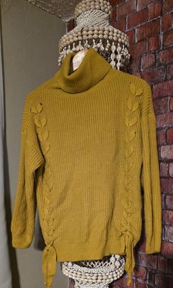 VINE & LOVE SWEATER (SMALL)