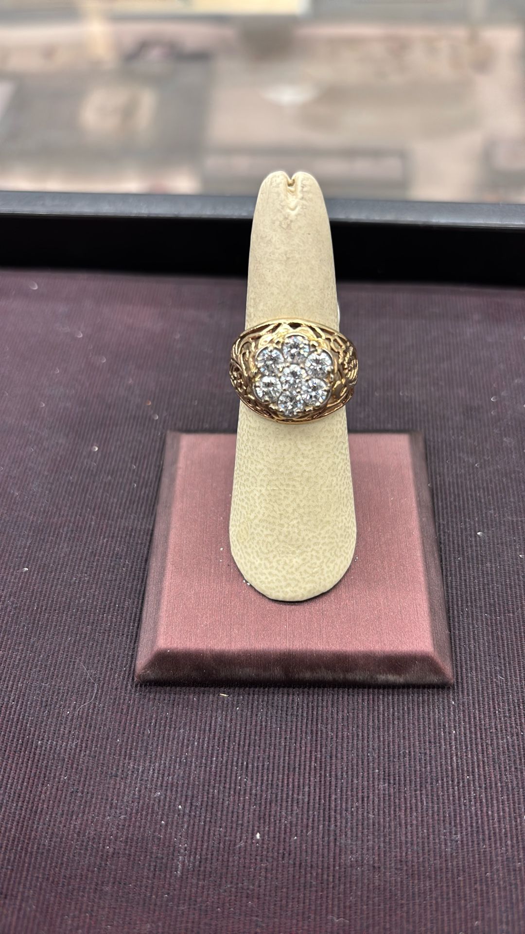 Diamond Cluster Ring 10k 4.4 Grams