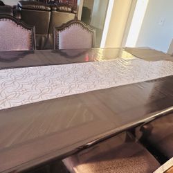 Ashley  Extendable Dining Table And 8 Chairs 