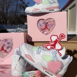 Jordan 4  Retro Valentines Day Size 4Y-6Y-6.5Y