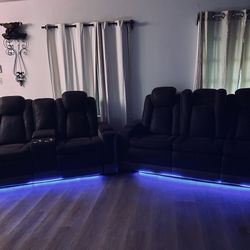 Beautiful 5 Seat Living Room Set Was Only Sat On About 5 Times Good For Game Night, Movie Night Etc. Many Adjustments To Fit Your Comfort 