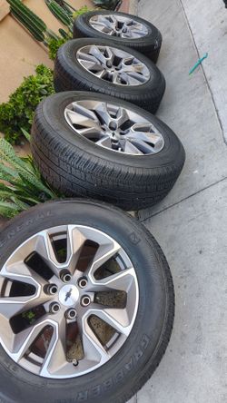 Set de rines originales de Chevy Rin 20 seis birlos son rines y llantas