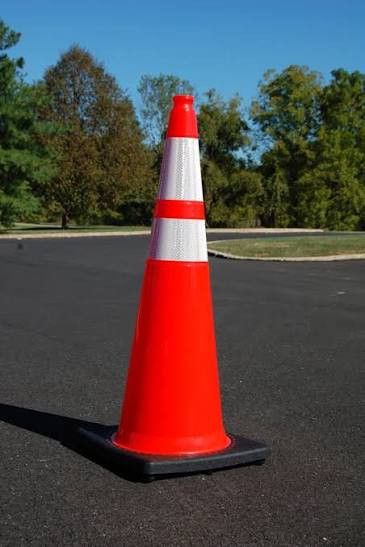 12 36" Road Cones