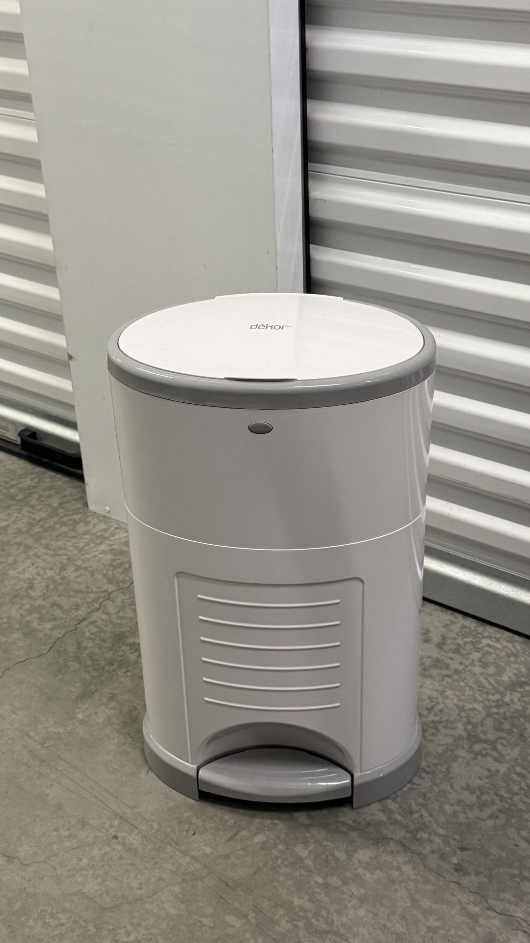 Decor Trash Can Used