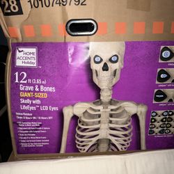 New 12 Ft Tall Skelly Skeleton Halloween Decoration 