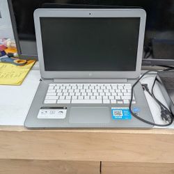 HP CHROMEBOOK. READY TO USE. N0  BATTERY, MUST KEEP PLUGGED IN TO USE. ONLY $20 