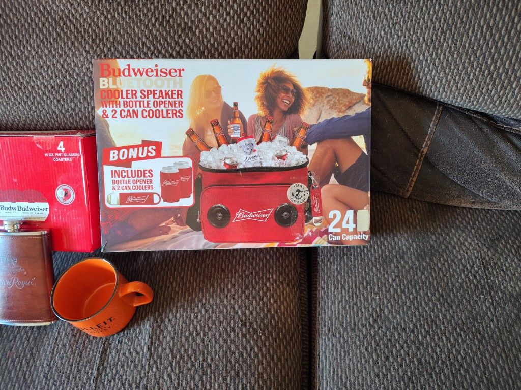 Set Of Glasses And Bluetooth Cooler Speaker Budweiser