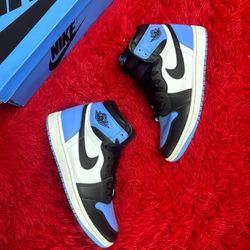 Air Jordan 1 Retro High OG UNC Toe