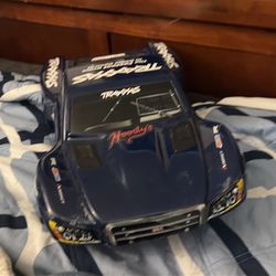 Traxxas 2 X 4 RC control car only only used a hand full of times times!