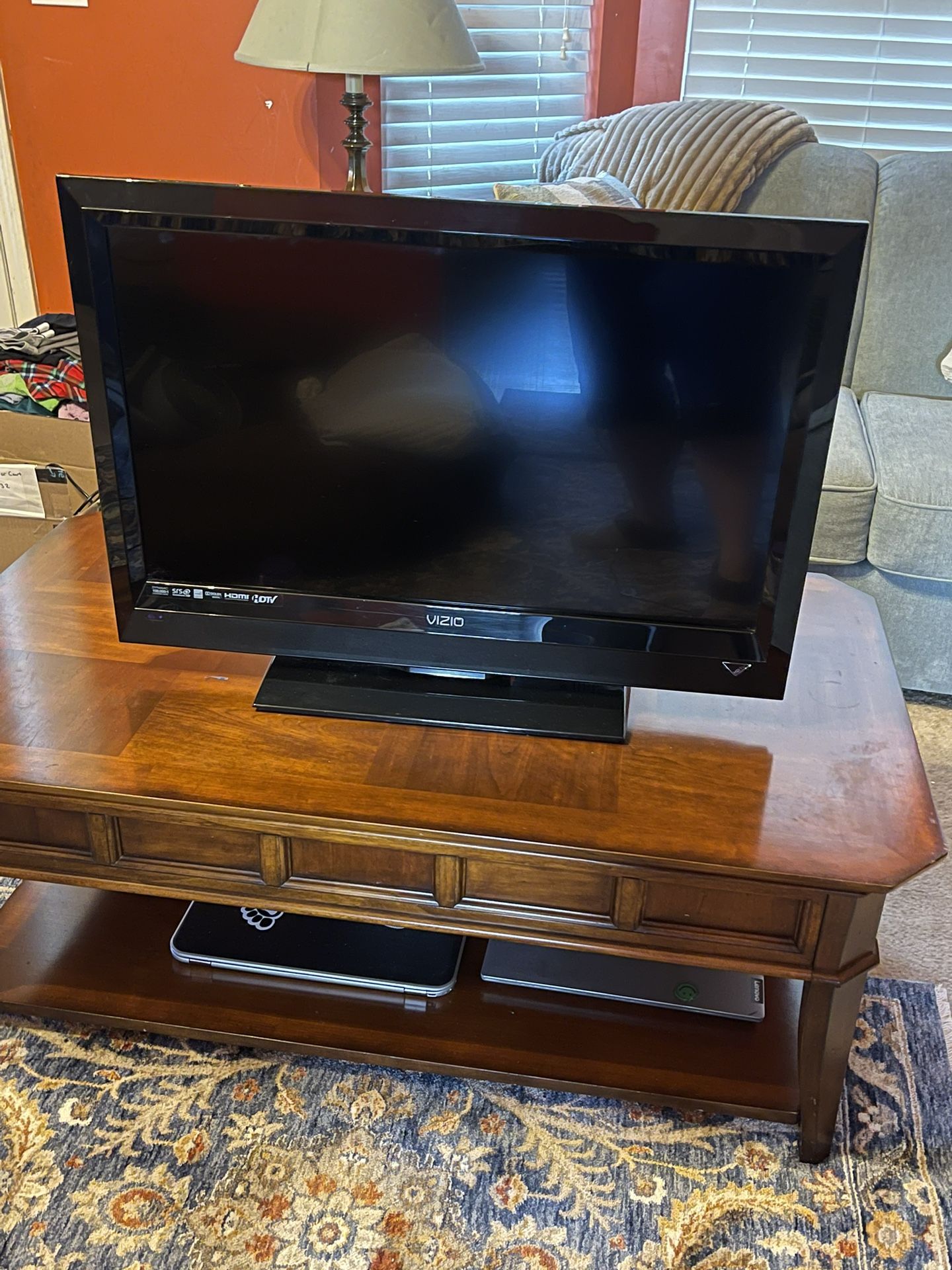 Vizio Older 32” Tv