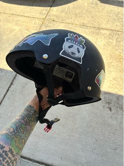 888 adult helmet