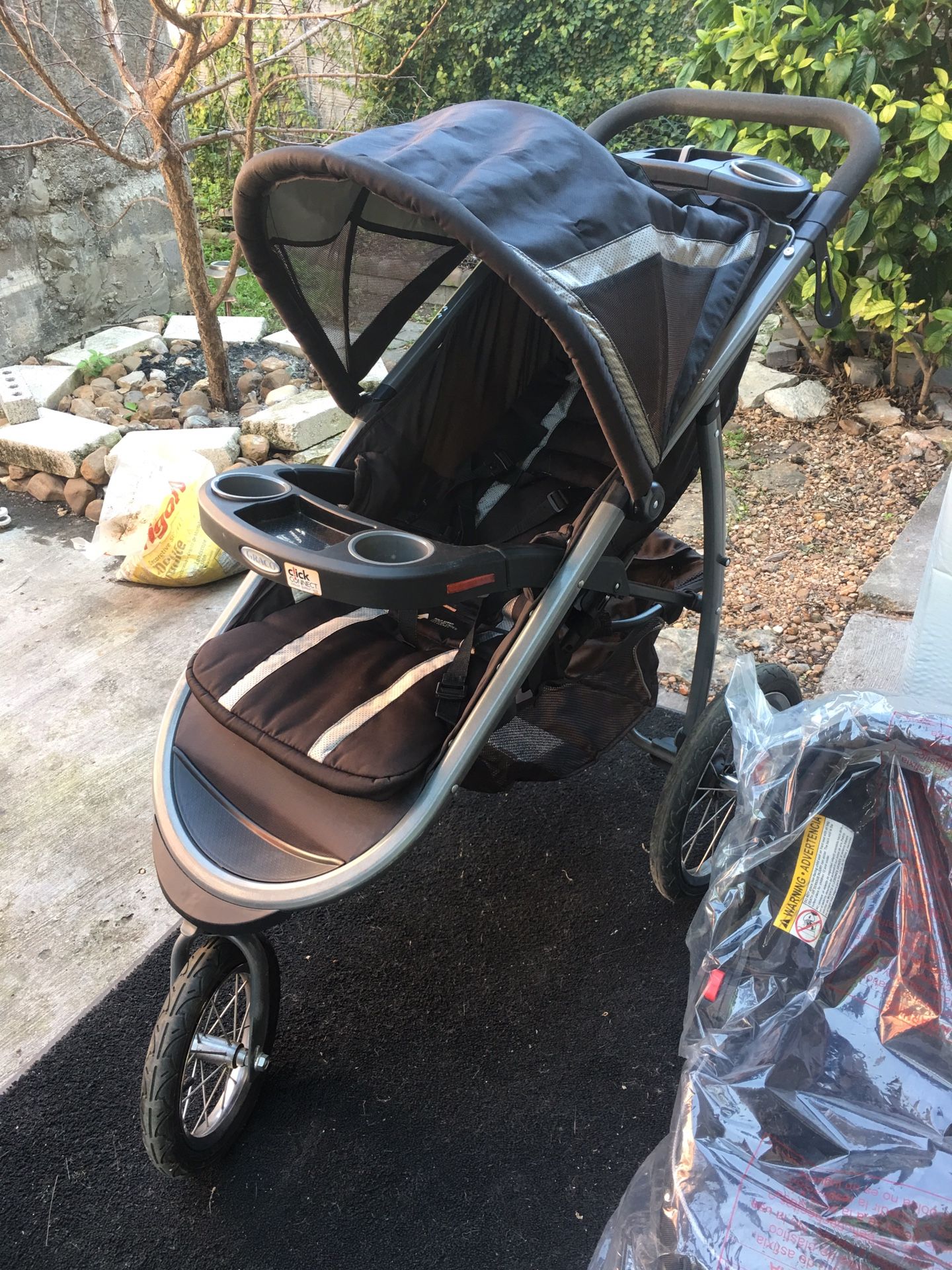 Graco Baby Jogger /Stroller all in 1 plus Bag
