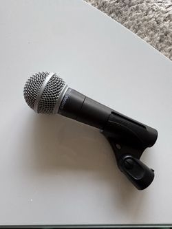 Shure SM58 Microphone – Like New (Industry Standard)