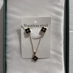 Clover Necklace & Earrings Set