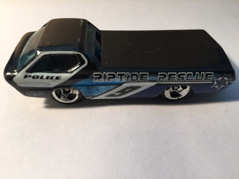 Mattel Hot Wheels 1967 Deora l Riptide Police Rescue Diecast Car