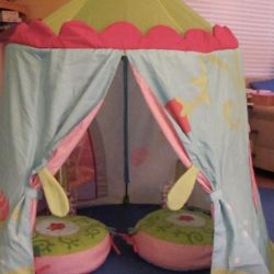 Haba Caro Lini Pay Tent, 2 Floor Cushions, and Storage Ottoman