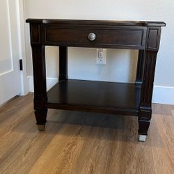 2 End Tables solid Wood 2years Old