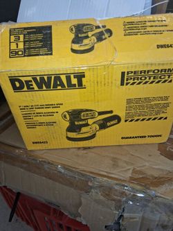 Dewalt 5" Variable Speed Random Orbit Sander