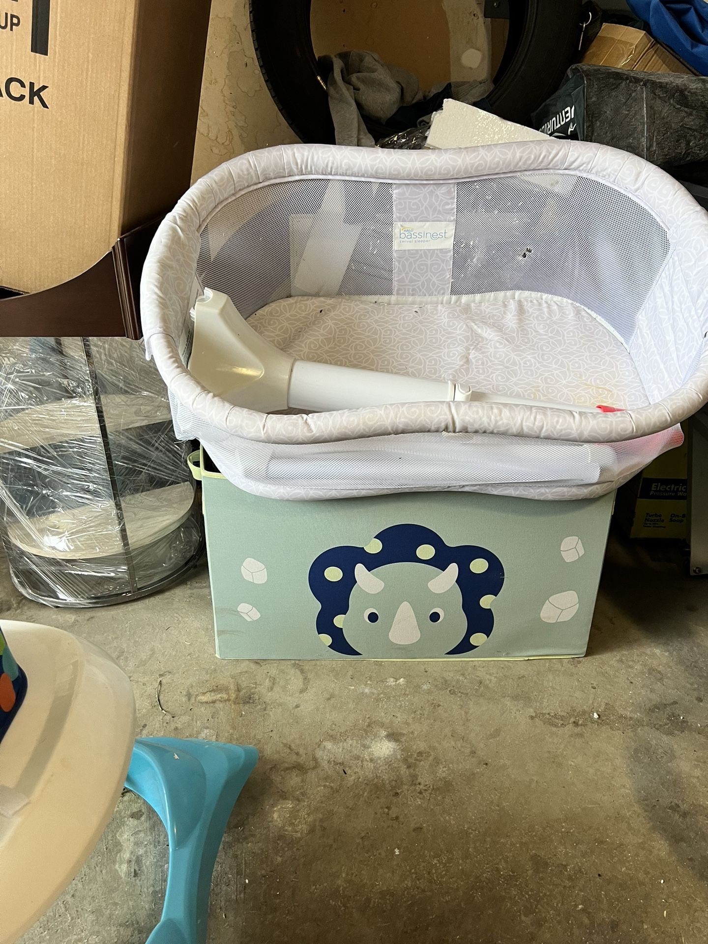 Toy Chest/bassinet