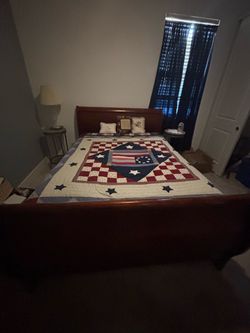 Queen size sleigh bed
