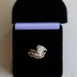 Vintage 14 kt Gold Ladies Natural Diamond Ring size 7.5