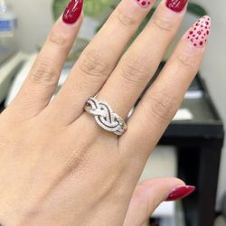 10K White Gold Diamond Ring