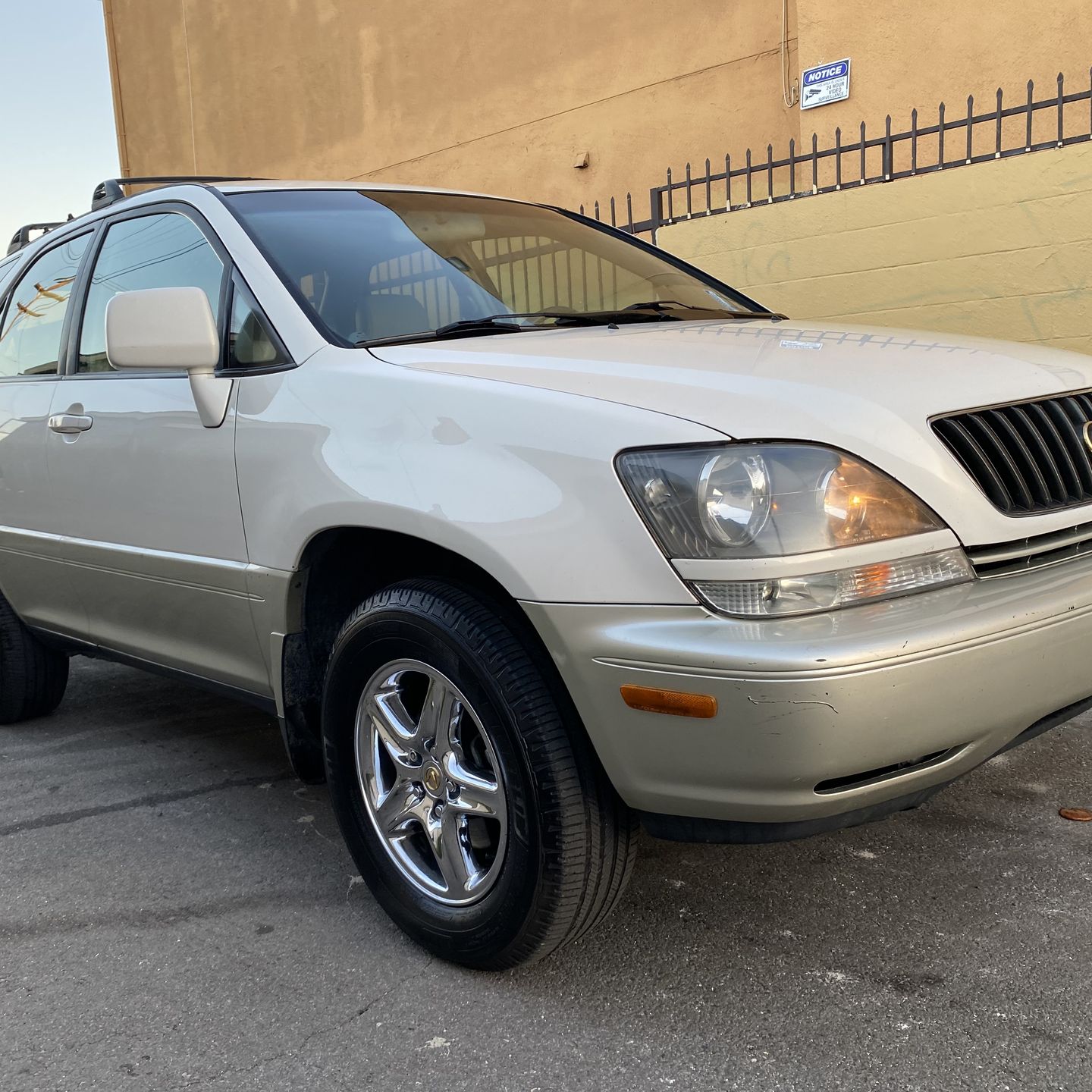 1999 Lexus Rx 300 for Sale in Inglewood, CA - OfferUp