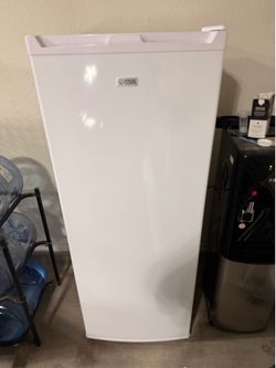 Commercial Cool 6-cu ft Garage Ready Upright Freezer