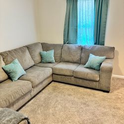 Large Sectional With Lounge Chaise