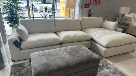 Brand New Elyza 3 piece Sectional with Chaise