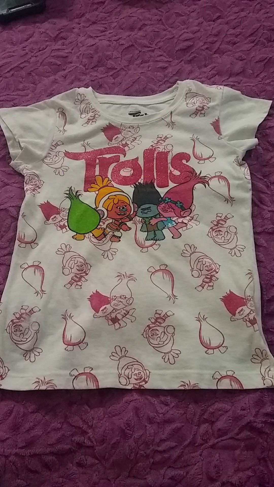 Little girls Trolls shirt size 6X