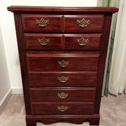 Dresser - Walnut - 4 Drawer