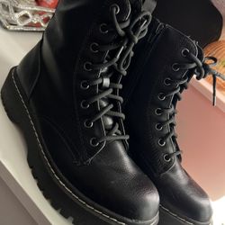 Combat Boots Size 7.5