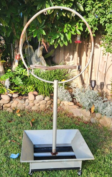 Parrot Stand A/E ( Animal Environments) Large With Plastic Tray And SS Feeding Cups