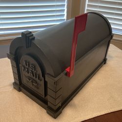 Mailbox US GM Keystone Top Quality with Post Mount Retail $350. 