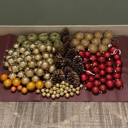 150 Holiday Tree & Table ORNAMENTS + 12-gal. Storage Crate (Pls see all photos & descriptions) - posted price is firm.