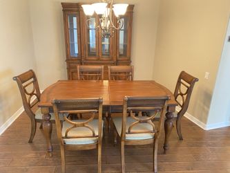 Dinning Room Set With 6 Chair And Cabinet