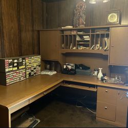 Desk - L- Shaped Desk 