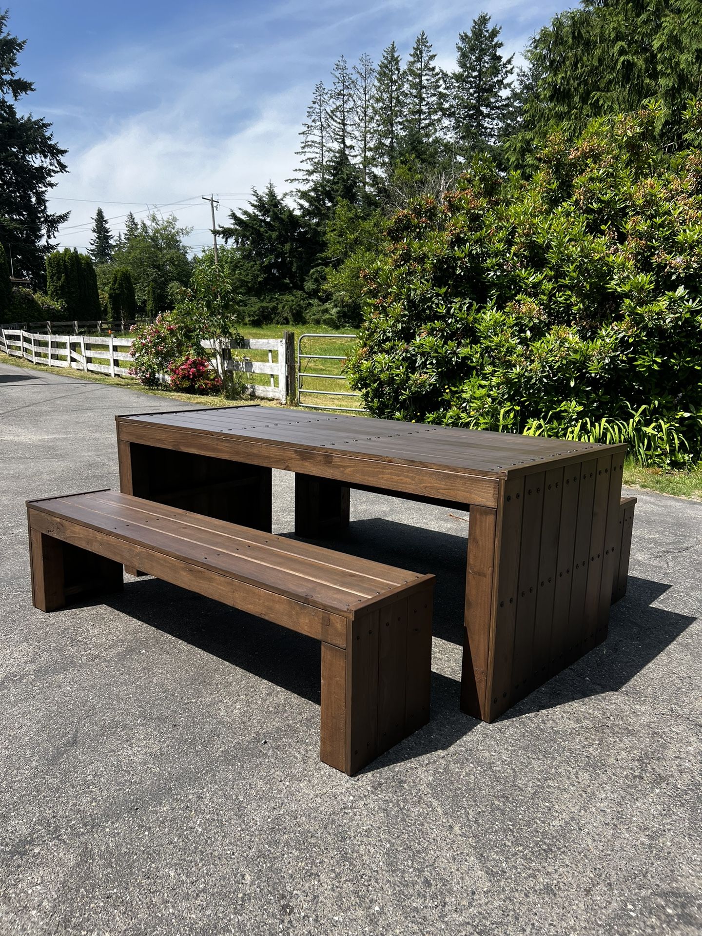 Rustic Farmhouse Style Table