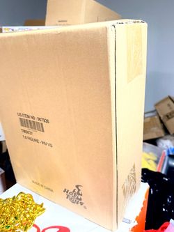 HOT TOYS MARVEL VISION 1/6 TMS037
