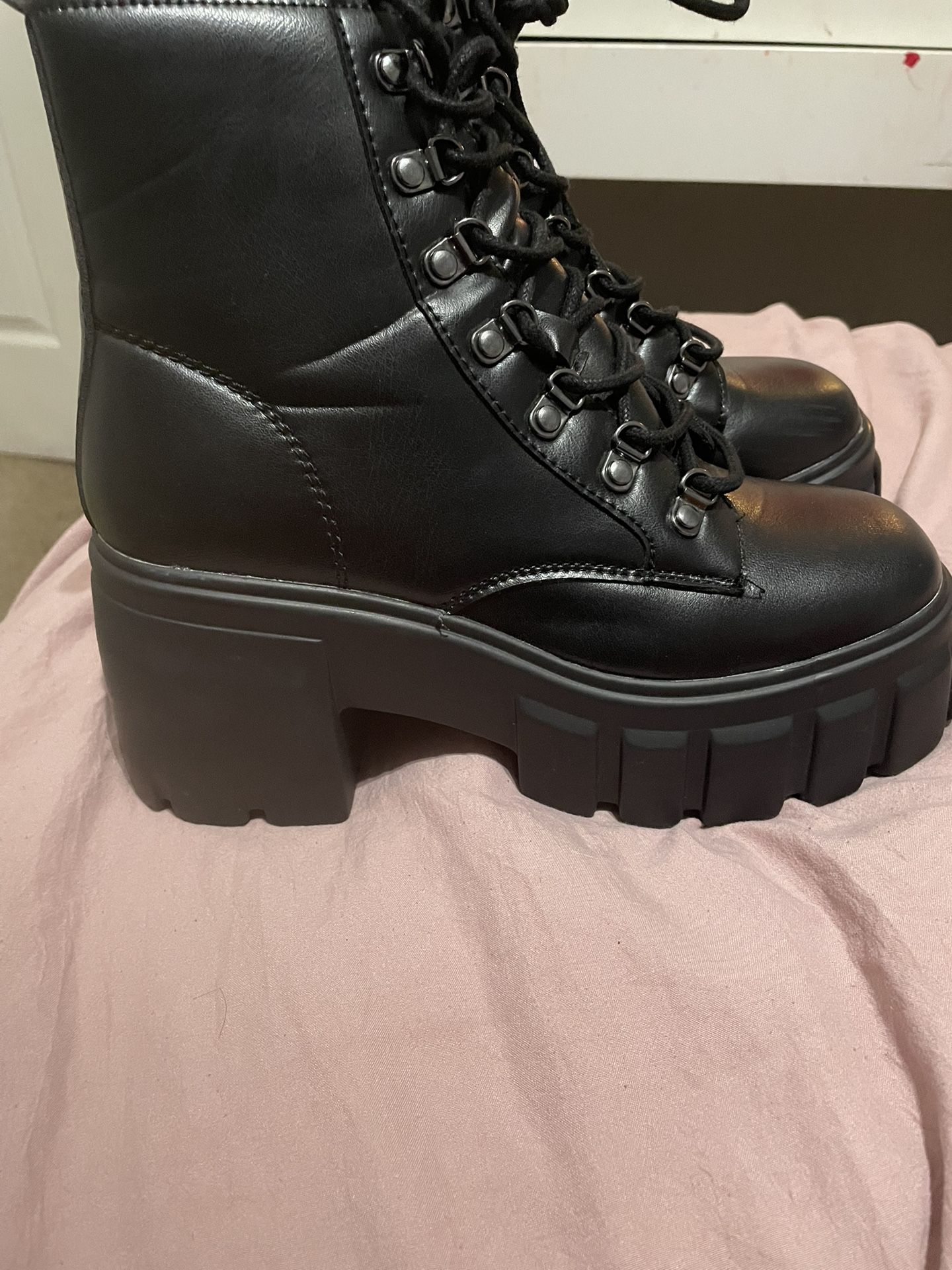 Flory Boots