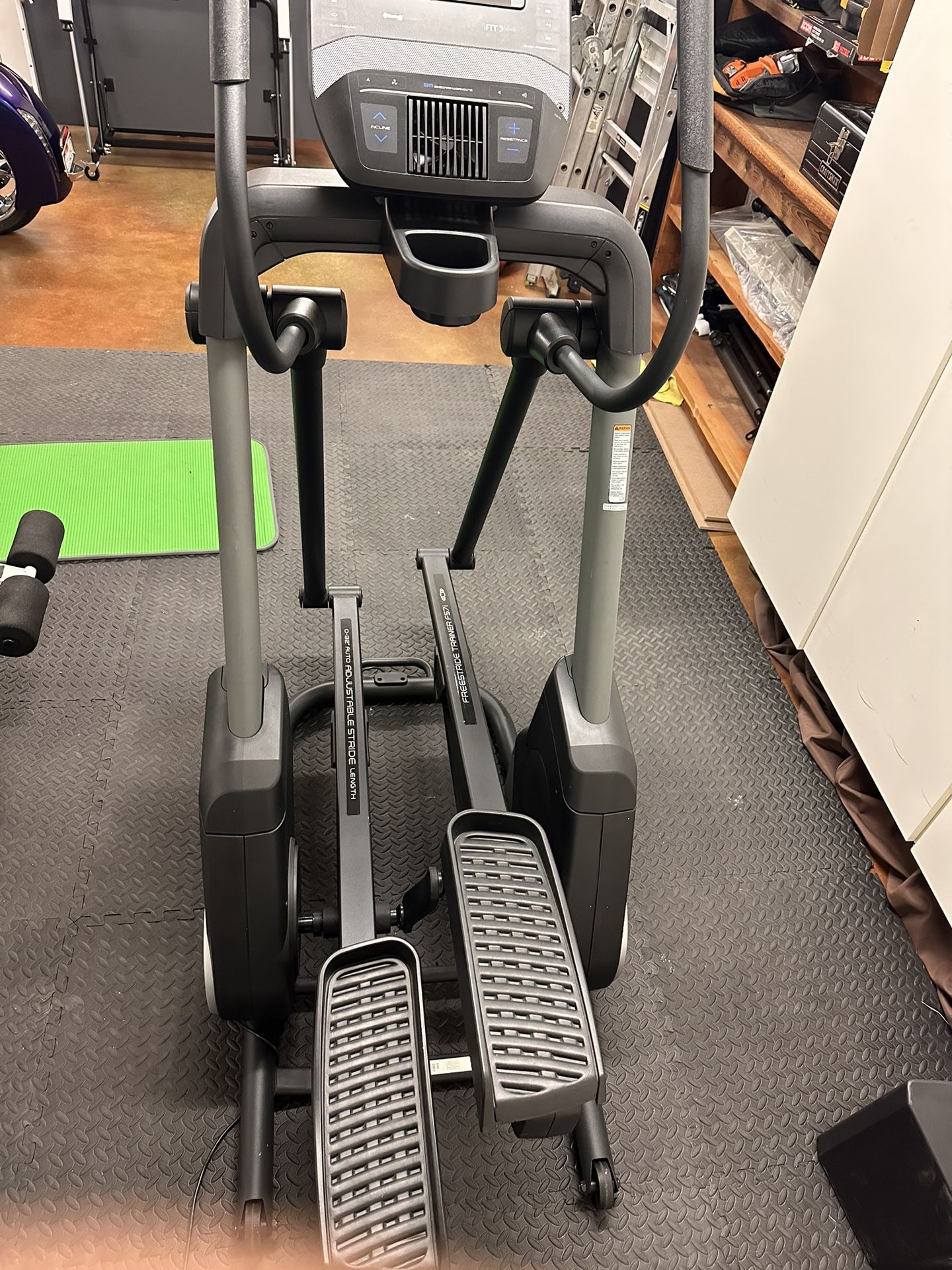Nordictrack Freestride Trainer F57i