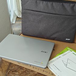 Acer 15 in Laptop with Charger plus Zip Cover Sleeve