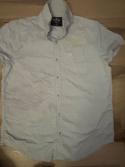 2010s iconic Hollister button up shirt sleeve