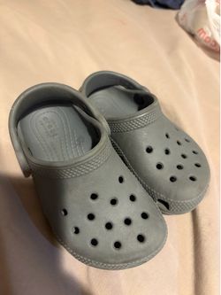 Crocks size 8