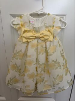 12 months girls summer dress with yellow bow. I’m available in Oswego and Joliet areas