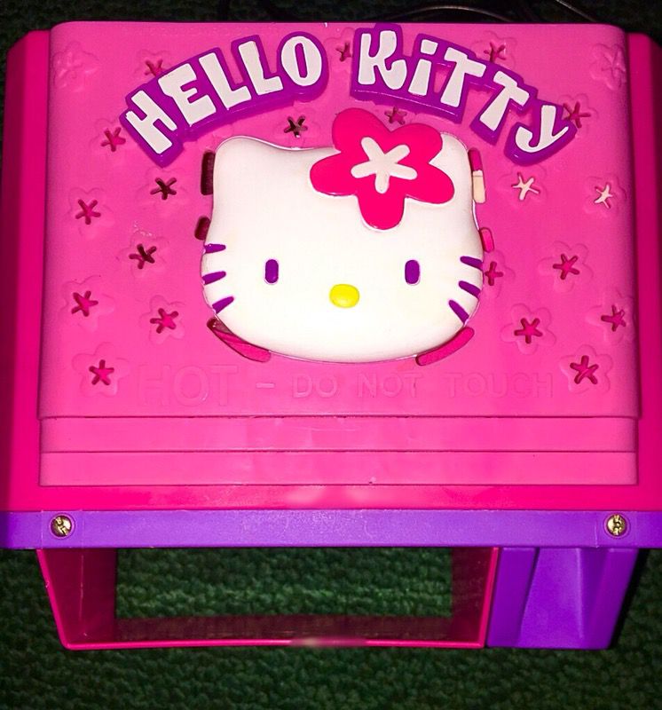 Hello Kitty Creepy Crawlers Oven
