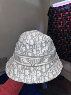 Christian  Dior