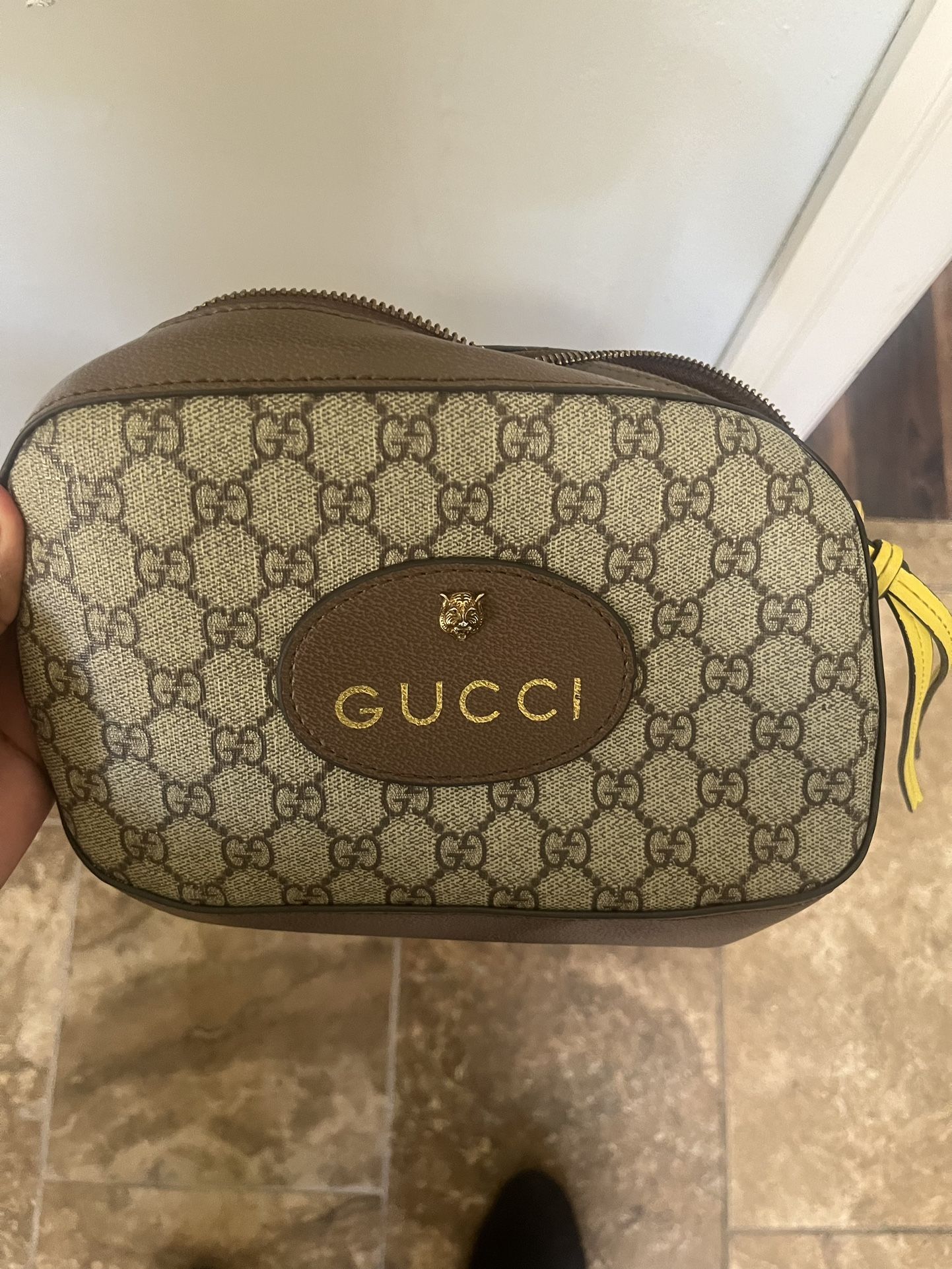 Gucci Neo Vintage GG Supreme Messenger Bag
