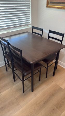 Dinning room table
